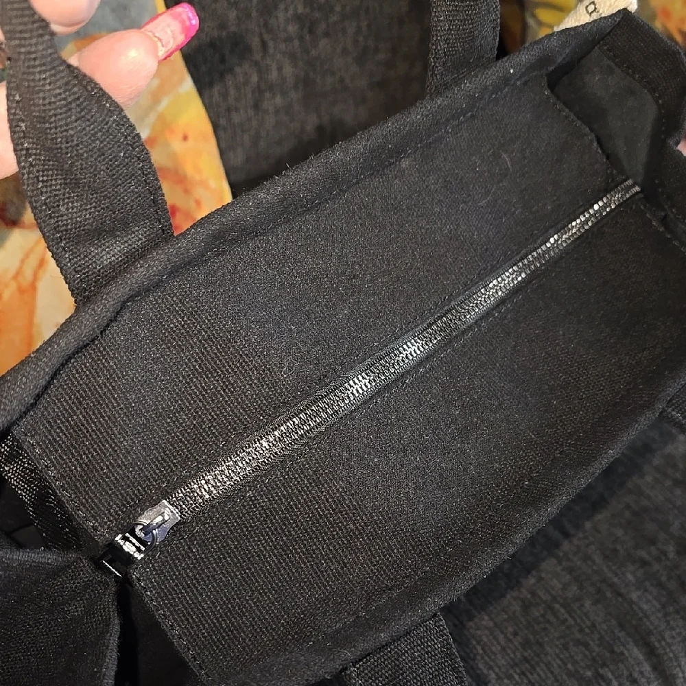 Black and Cream Tote Bag - Picture 6 of 8